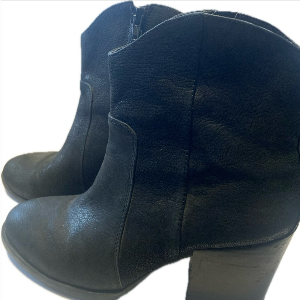 Nine West Black Textured Boots